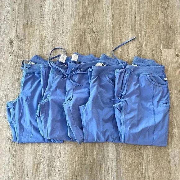 Cherokee Pants - Womens Cherokee Infinity Bundle of 5 Scrub Pants - M Petite